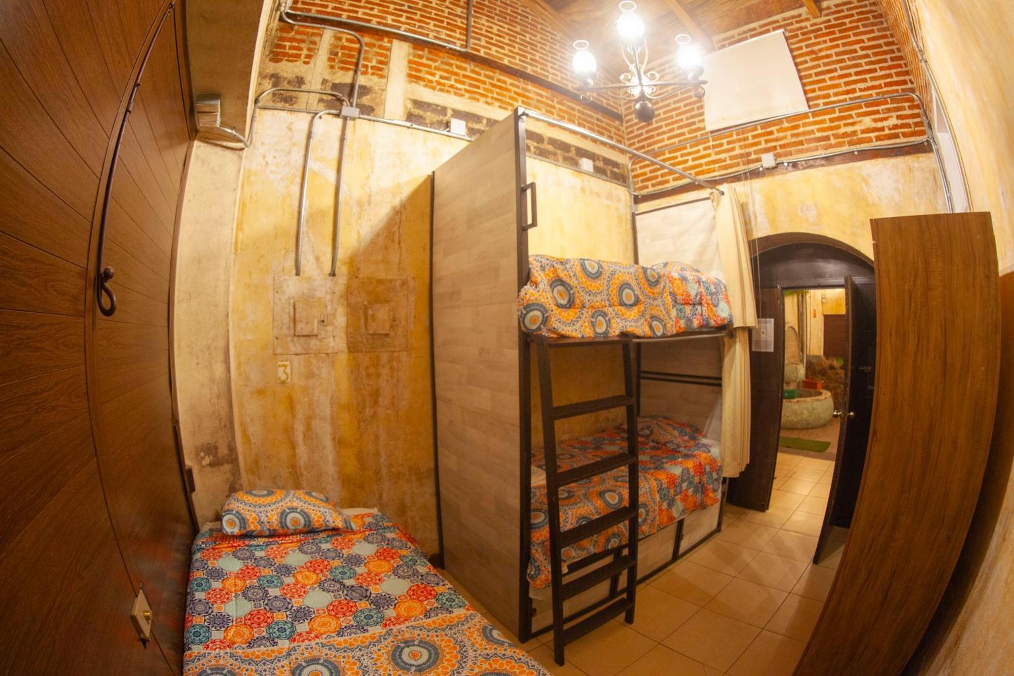 Hot Chipilin Hostel Antigua Exterior foto